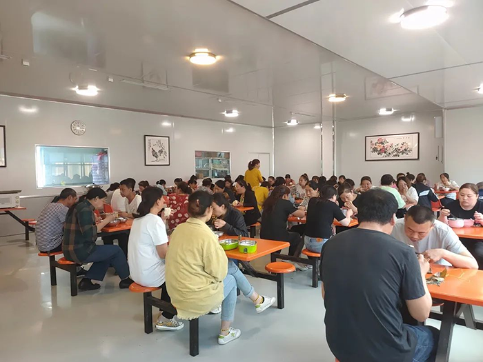 悠悠粽香飄幸福，濃情端午暖人心